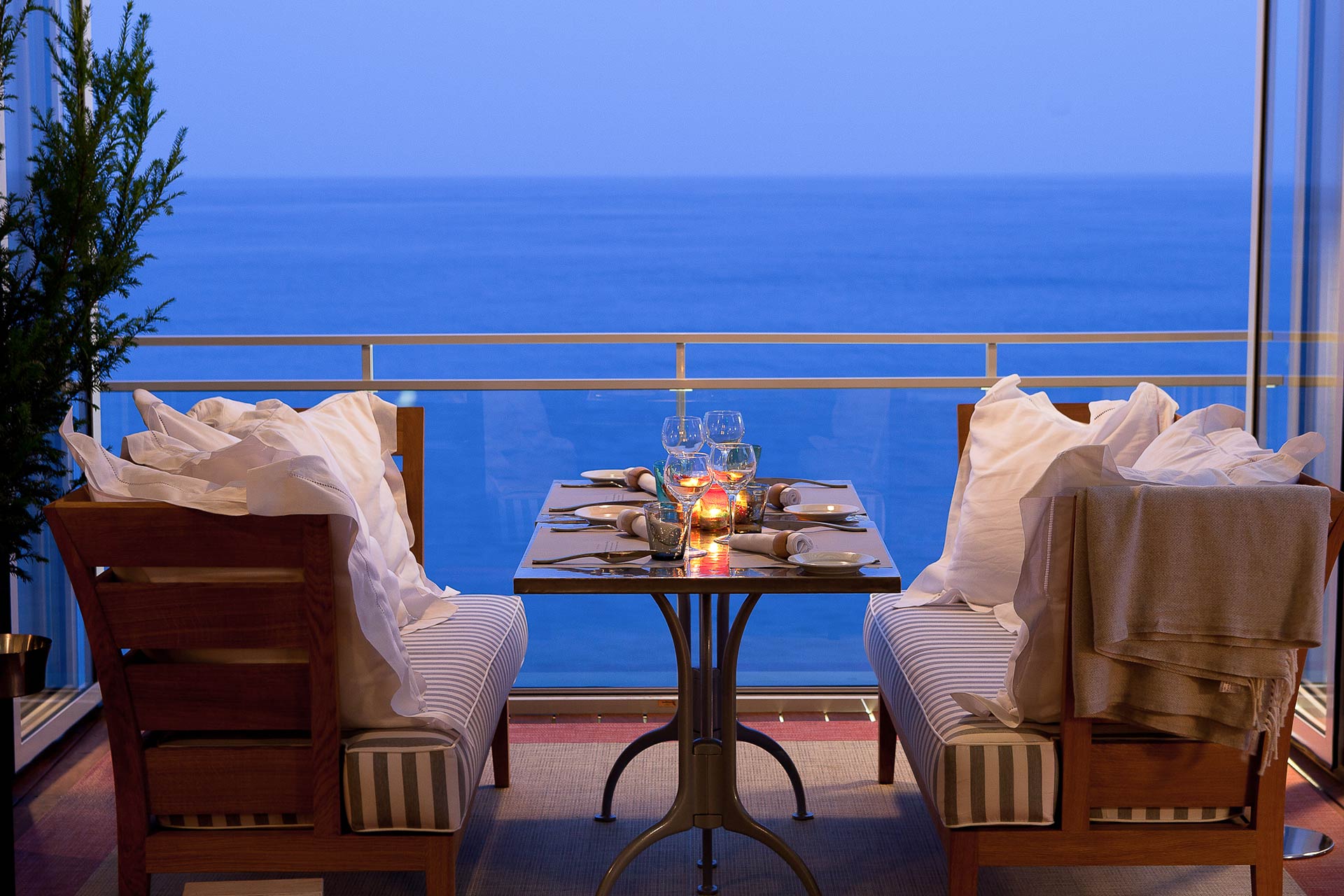 Atrego Bar Restaurant Lounge Monaco Cap d'Ail Bord de Mer
